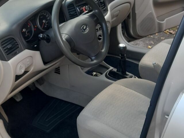 Серый Хендай Акцент, объемом двигателя 0 л и пробегом 216 тыс. км за 4750 $, фото 6 на Automoto.ua