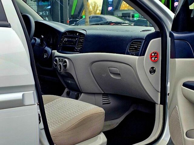 Хендай Акцент 2007 у Дніпро (Дніпропетровську) на Automoto.ua Сірий Хендай Акцент, об'ємом двигуна 1.4 л та пробігом 159 тис. км за 4850 $, фото 11 на Automoto.ua