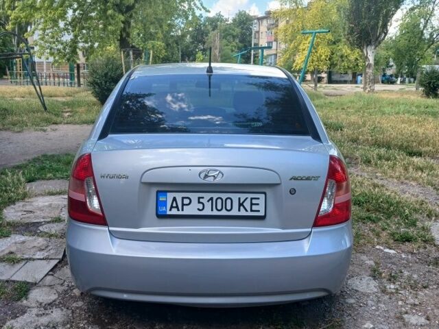 Серый Хендай Акцент, объемом двигателя 1.4 л и пробегом 180 тыс. км за 4800 $, фото 3 на Automoto.ua