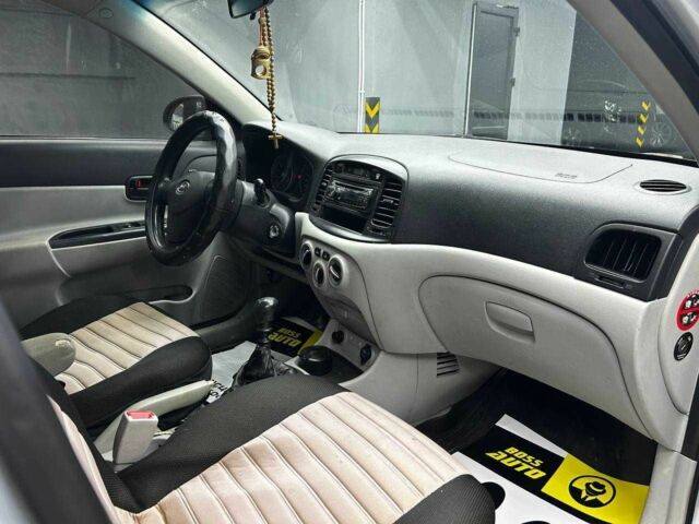 Серый Хендай Акцент, объемом двигателя 1.4 л и пробегом 168 тыс. км за 5200 $, фото 17 на Automoto.ua