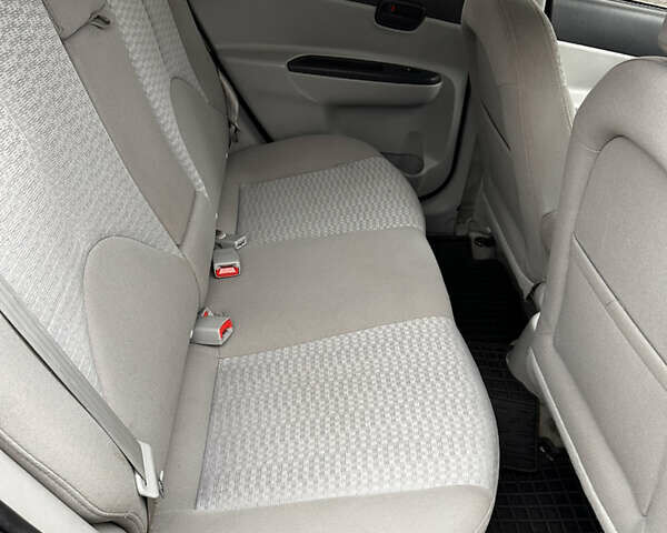 Серый Хендай Акцент, объемом двигателя 1.4 л и пробегом 327 тыс. км за 4500 $, фото 20 на Automoto.ua