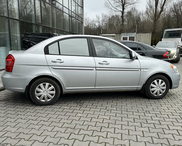 Серый Хендай Акцент, объемом двигателя 1.4 л и пробегом 207 тыс. км за 3850 $, фото 8 на Automoto.ua