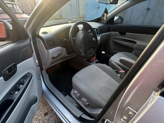 Серый Хендай Акцент, объемом двигателя 1.6 л и пробегом 191 тыс. км за 3690 $, фото 7 на Automoto.ua