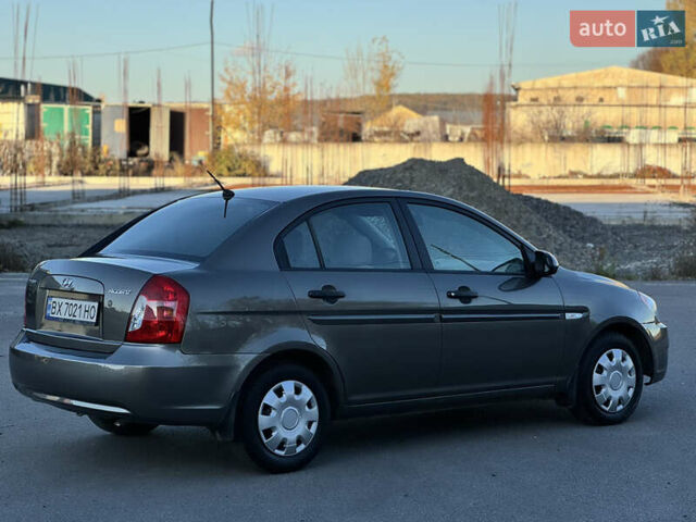 Серый Хендай Акцент, объемом двигателя 1.4 л и пробегом 98 тыс. км за 4899 $, фото 2 на Automoto.ua