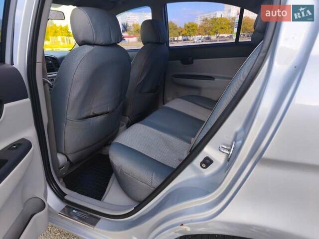 Серый Хендай Акцент, объемом двигателя 1.4 л и пробегом 275 тыс. км за 4700 $, фото 18 на Automoto.ua