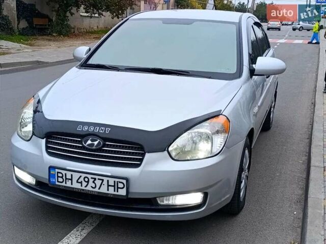 Серый Хендай Акцент, объемом двигателя 1.4 л и пробегом 186 тыс. км за 5000 $, фото 8 на Automoto.ua