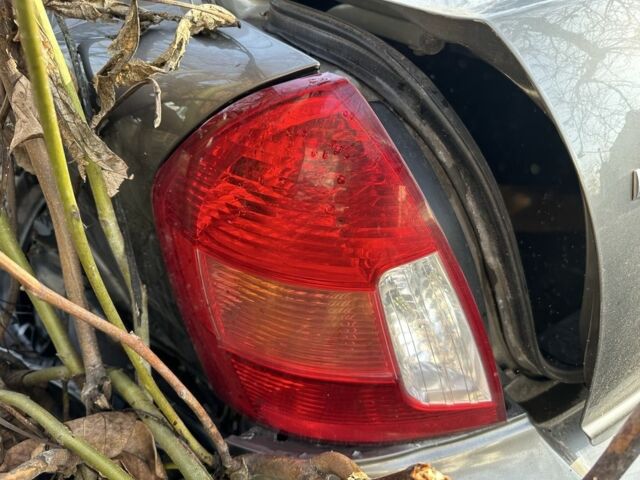 Серый Хендай Акцент, объемом двигателя 1.4 л и пробегом 180 тыс. км за 1200 $, фото 3 на Automoto.ua