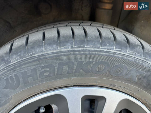 Серый Хендай Акцент, объемом двигателя 1.4 л и пробегом 135 тыс. км за 4800 $, фото 23 на Automoto.ua