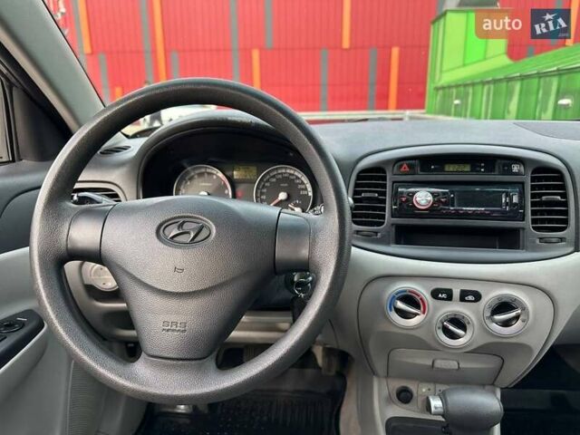 Сірий Хендай Акцент, об'ємом двигуна 1.4 л та пробігом 228 тис. км за 5990 $, фото 13 на Automoto.ua
