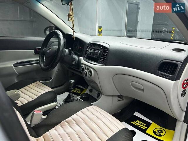Серый Хендай Акцент, объемом двигателя 1.4 л и пробегом 168 тыс. км за 5200 $, фото 17 на Automoto.ua