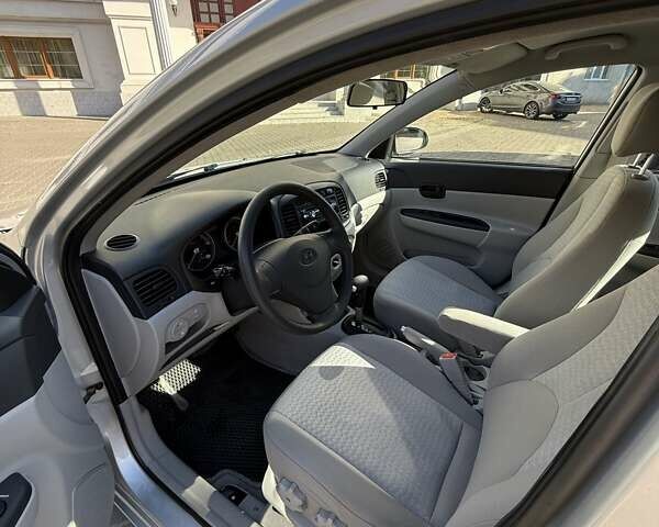 Сірий Хендай Акцент, об'ємом двигуна 1.4 л та пробігом 72 тис. км за 7500 $, фото 6 на Automoto.ua