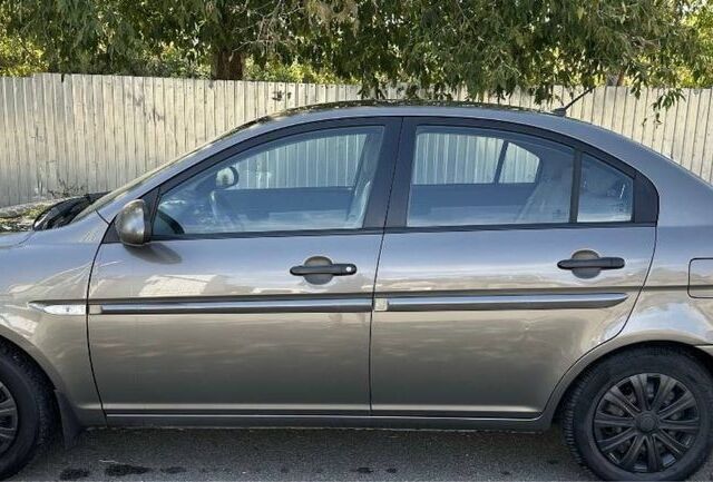 Серый Хендай Акцент, объемом двигателя 1.4 л и пробегом 206 тыс. км за 4500 $, фото 5 на Automoto.ua