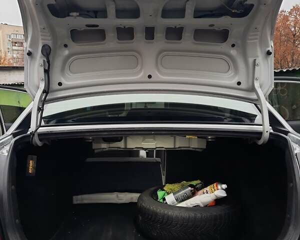 Серый Хендай Акцент, объемом двигателя 1.4 л и пробегом 306 тыс. км за 3950 $, фото 20 на Automoto.ua