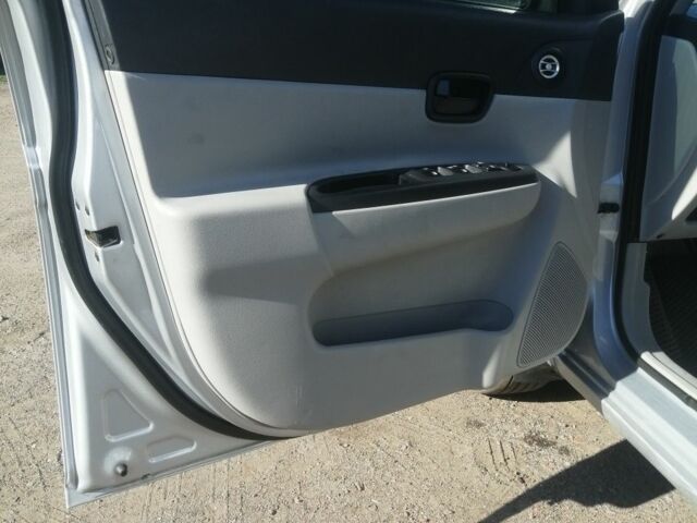 Сірий Хендай Акцент, об'ємом двигуна 1.4 л та пробігом 220 тис. км за 4000 $, фото 4 на Automoto.ua