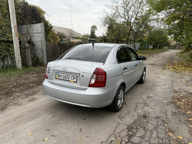 Серый Хендай Акцент, объемом двигателя 1.4 л и пробегом 200 тыс. км за 3500 $, фото 5 на Automoto.ua