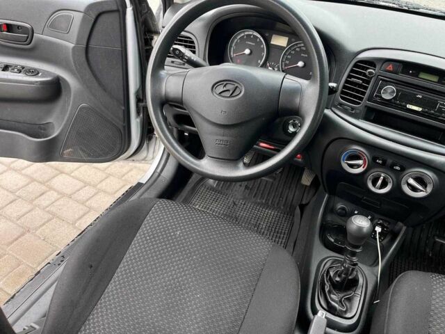 Серый Хендай Акцент, объемом двигателя 1.6 л и пробегом 105 тыс. км за 3490 $, фото 20 на Automoto.ua