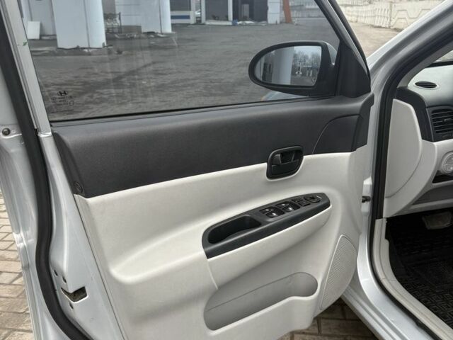 Серый Хендай Акцент, объемом двигателя 1.4 л и пробегом 222 тыс. км за 5350 $, фото 17 на Automoto.ua