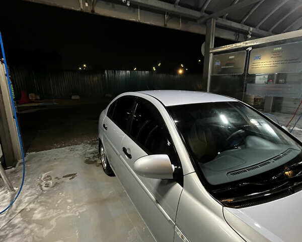 Серый Хендай Акцент, объемом двигателя 1.4 л и пробегом 140 тыс. км за 5199 $, фото 7 на Automoto.ua