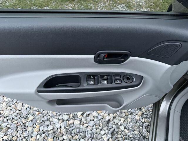 Хендай Акцент 2008 в Виннице на Automoto.ua Серый Хендай Акцент, объемом двигателя 1.6 л и пробегом 197 тыс. км за 5650 $, фото 11 на Automoto.ua