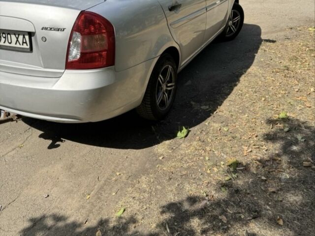 Сірий Хендай Акцент, об'ємом двигуна 1.4 л та пробігом 450 тис. км за 4800 $, фото 4 на Automoto.ua