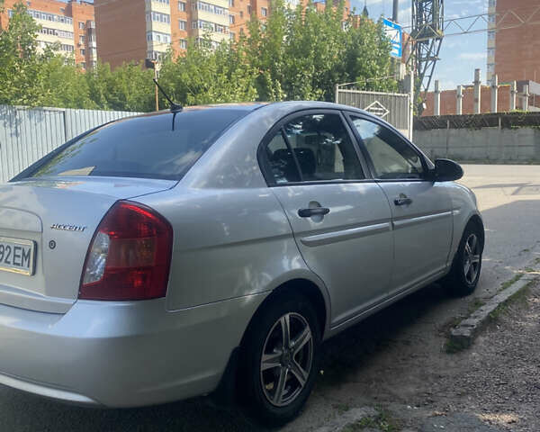 Серый Хендай Акцент, объемом двигателя 1.4 л и пробегом 245 тыс. км за 4500 $, фото 5 на Automoto.ua