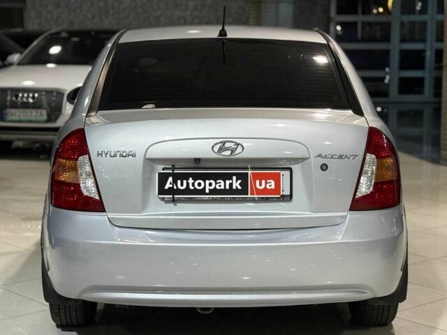 Серый Хендай Акцент, объемом двигателя 1.4 л и пробегом 203 тыс. км за 4990 $, фото 4 на Automoto.ua