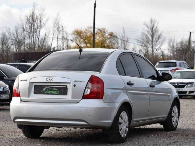 Серый Хендай Акцент, объемом двигателя 1.4 л и пробегом 327 тыс. км за 4999 $, фото 1 на Automoto.ua