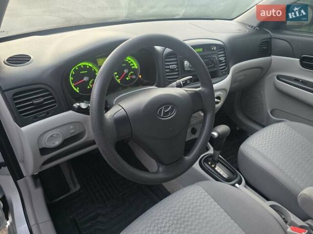 Серый Хендай Акцент, объемом двигателя 1.4 л и пробегом 82 тыс. км за 6600 $, фото 13 на Automoto.ua
