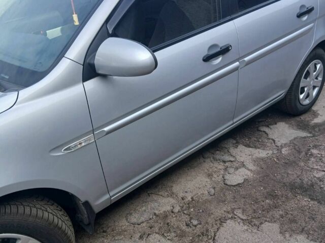 Сірий Хендай Акцент, об'ємом двигуна 1.4 л та пробігом 83 тис. км за 5999 $, фото 17 на Automoto.ua