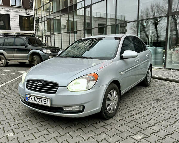 Серый Хендай Акцент, объемом двигателя 1.4 л и пробегом 207 тыс. км за 3850 $, фото 3 на Automoto.ua