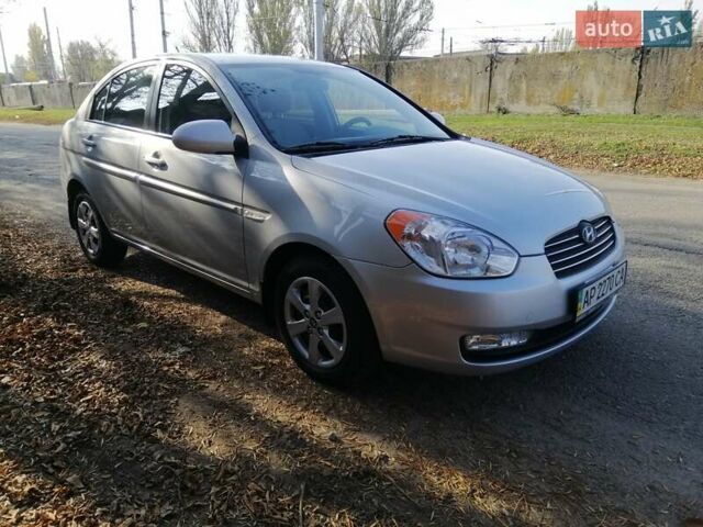 Серый Хендай Акцент, объемом двигателя 1.6 л и пробегом 150 тыс. км за 7000 $, фото 1 на Automoto.ua