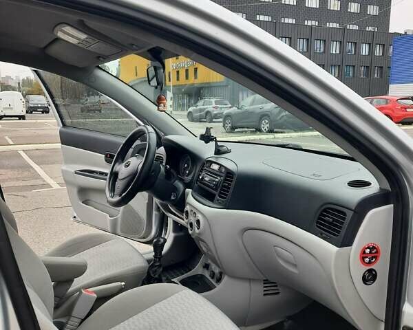 Сірий Хендай Акцент, об'ємом двигуна 1.4 л та пробігом 306 тис. км за 4499 $, фото 21 на Automoto.ua