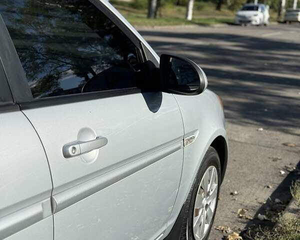 Сірий Хендай Акцент, об'ємом двигуна 1.6 л та пробігом 136 тис. км за 6300 $, фото 6 на Automoto.ua