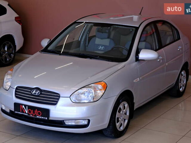 Серый Хендай Акцент, объемом двигателя 1.6 л и пробегом 55 тыс. км за 6900 $, фото 3 на Automoto.ua