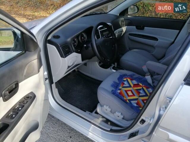 Серый Хендай Акцент, объемом двигателя 1.6 л и пробегом 150 тыс. км за 7000 $, фото 16 на Automoto.ua
