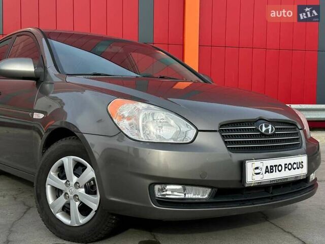 Сірий Хендай Акцент, об'ємом двигуна 1.4 л та пробігом 228 тис. км за 5990 $, фото 1 на Automoto.ua