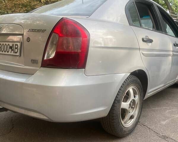 Серый Хендай Акцент, объемом двигателя 1.49 л и пробегом 143 тыс. км за 4000 $, фото 20 на Automoto.ua