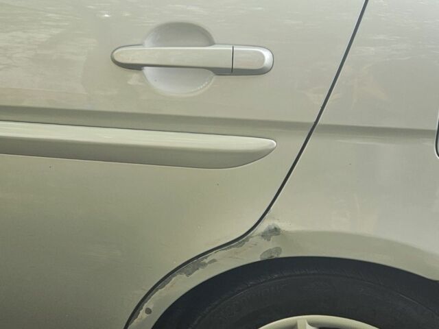 Серый Хендай Акцент, объемом двигателя 1.6 л и пробегом 208 тыс. км за 4000 $, фото 5 на Automoto.ua