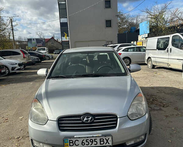 Сірий Хендай Акцент, об'ємом двигуна 1.4 л та пробігом 194 тис. км за 5300 $, фото 1 на Automoto.ua