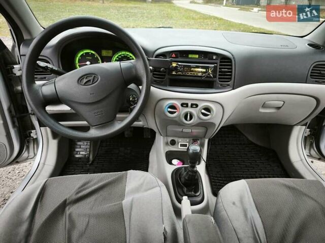 Сірий Хендай Акцент, об'ємом двигуна 1.5 л та пробігом 150 тис. км за 5500 $, фото 21 на Automoto.ua