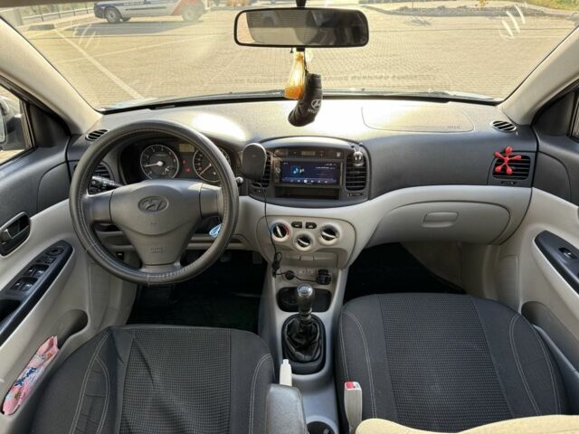 Серый Хендай Акцент, объемом двигателя 1.5 л и пробегом 154 тыс. км за 4799 $, фото 22 на Automoto.ua