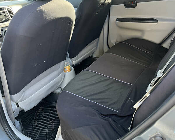 Серый Хендай Акцент, объемом двигателя 1.6 л и пробегом 308 тыс. км за 4600 $, фото 13 на Automoto.ua