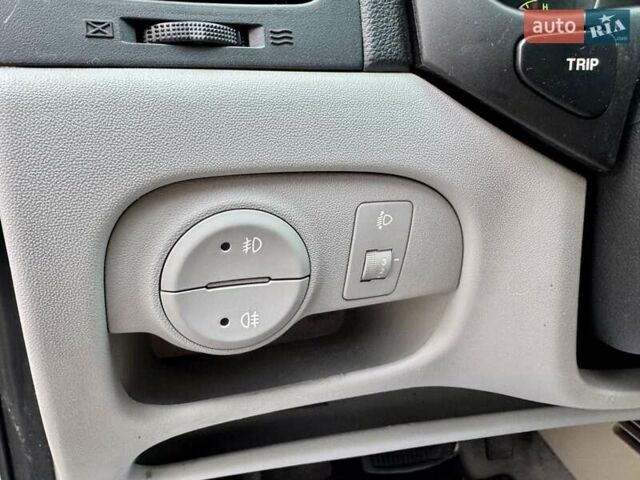 Серый Хендай Акцент, объемом двигателя 1.4 л и пробегом 165 тыс. км за 4990 $, фото 25 на Automoto.ua