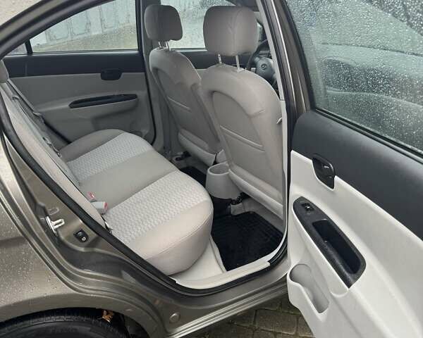 Серый Хендай Акцент, объемом двигателя 1.4 л и пробегом 178 тыс. км за 5800 $, фото 13 на Automoto.ua