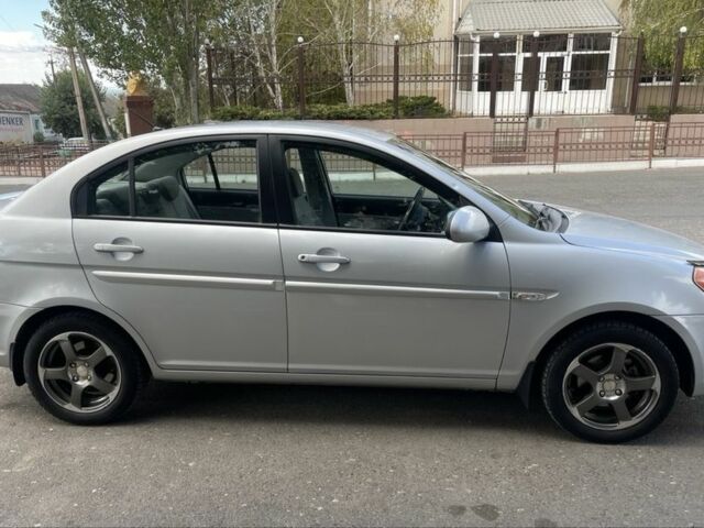 Сірий Хендай Акцент, об'ємом двигуна 1.6 л та пробігом 130 тис. км за 4500 $, фото 5 на Automoto.ua