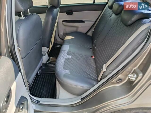 Серый Хендай Акцент, объемом двигателя 1.4 л и пробегом 310 тыс. км за 4500 $, фото 8 на Automoto.ua