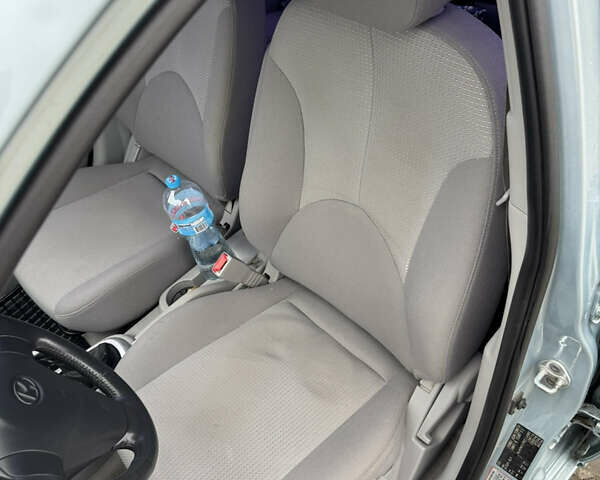 Серый Хендай Акцент, объемом двигателя 1.6 л и пробегом 211 тыс. км за 5200 $, фото 24 на Automoto.ua