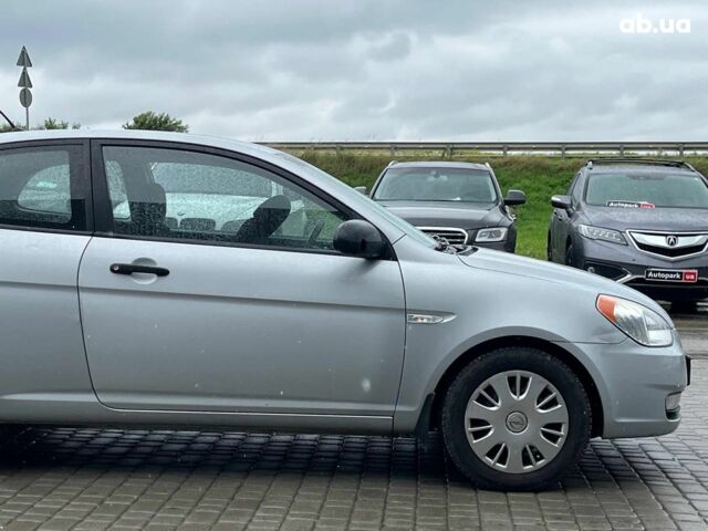Серый Хендай Акцент, объемом двигателя 1.6 л и пробегом 105 тыс. км за 4490 $, фото 3 на Automoto.ua