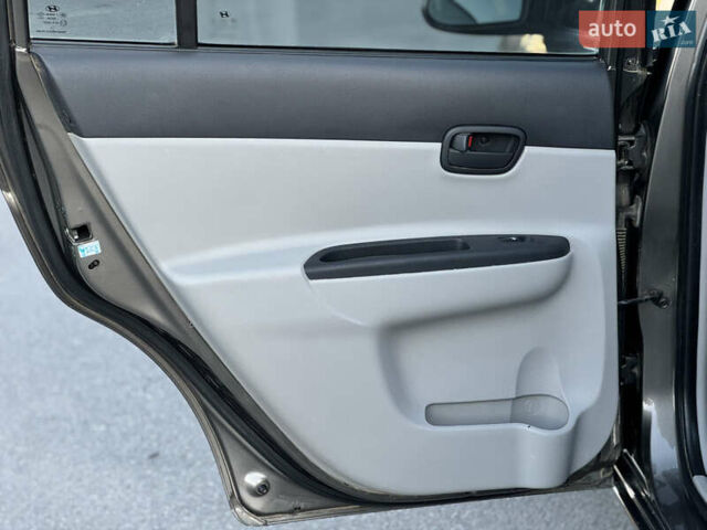 Серый Хендай Акцент, объемом двигателя 1.4 л и пробегом 98 тыс. км за 4899 $, фото 19 на Automoto.ua