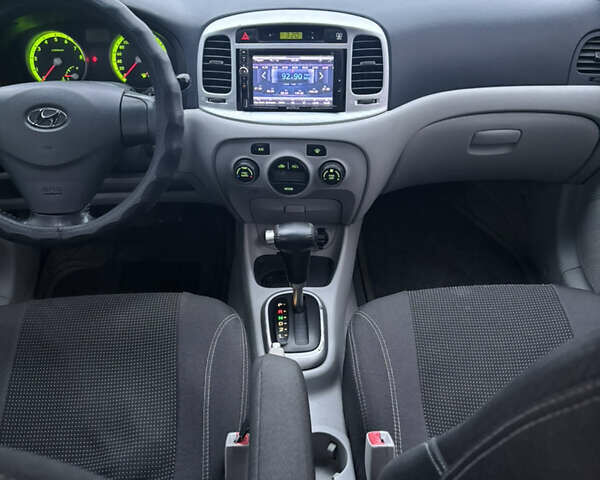 Серый Хендай Акцент, объемом двигателя 1.6 л и пробегом 251 тыс. км за 4799 $, фото 14 на Automoto.ua